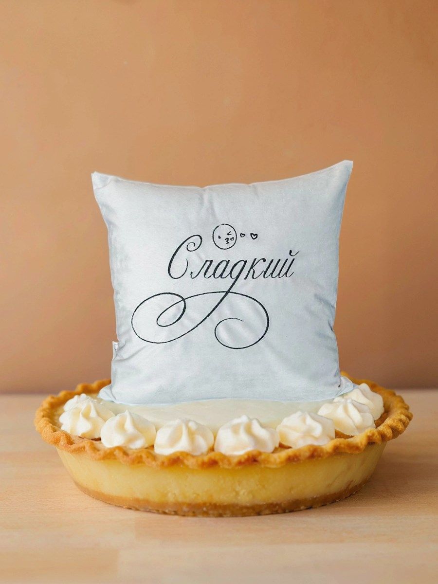 снимок Подушка декоративная "Сладкий" 40*40 от магазина BIO-TEXTILES ОПТ