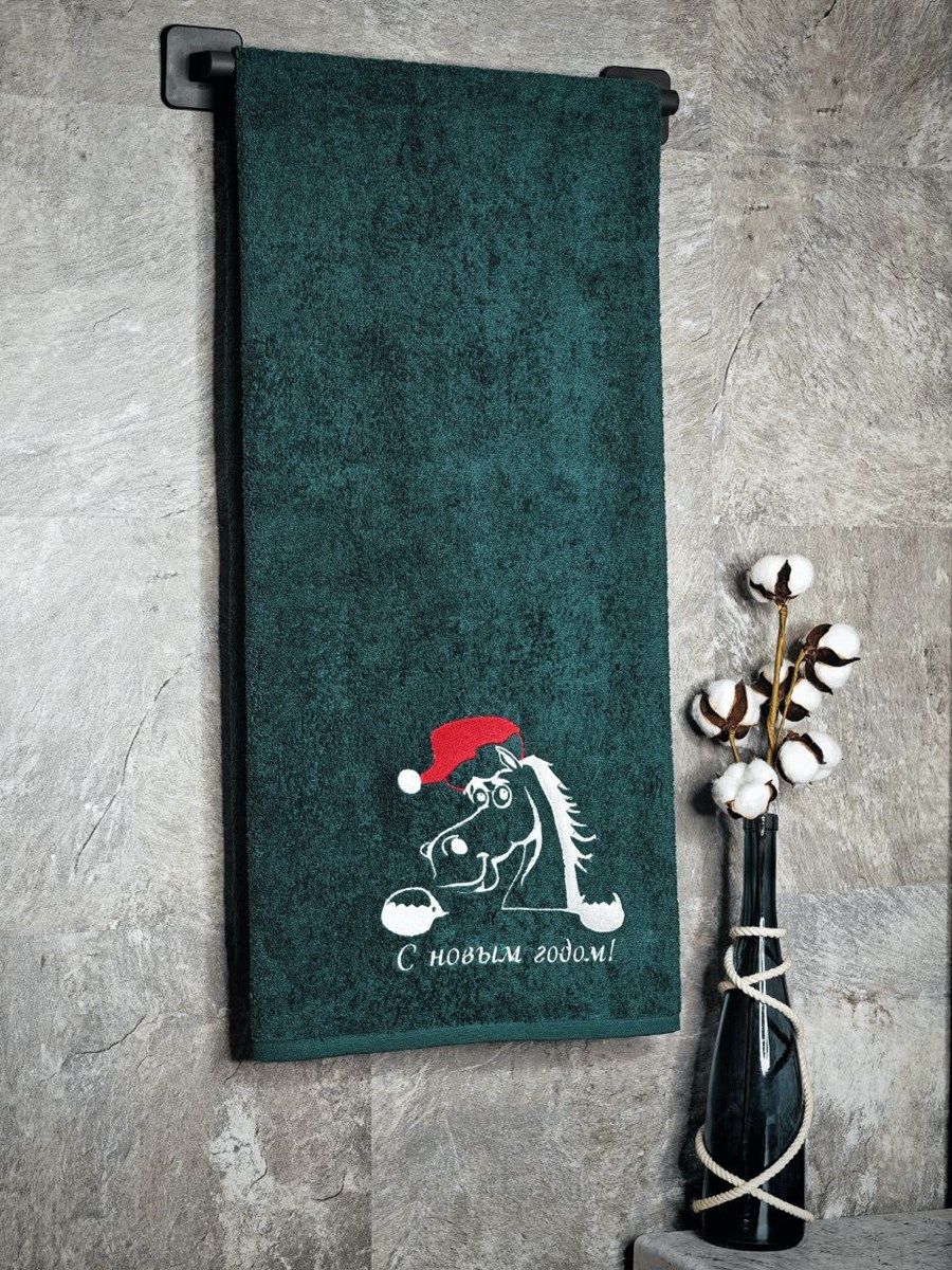 снимок Полотенце с вышивкой 70*140 "Новый год Лошадь" малахит от магазина BIO-TEXTILES ОПТ