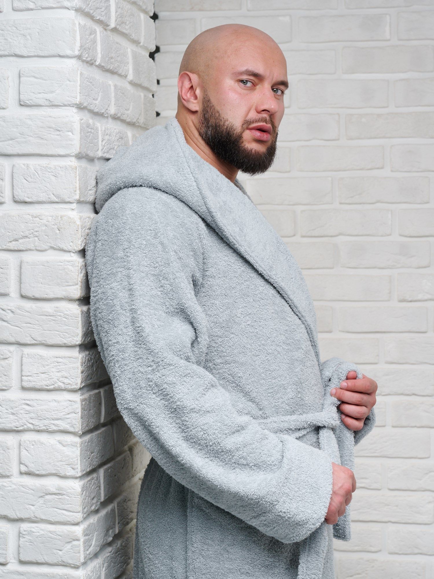 снимок Халат мужской махровый PandaHug с капюшоном, светло-серый от магазина BIO-TEXTILES ОПТ