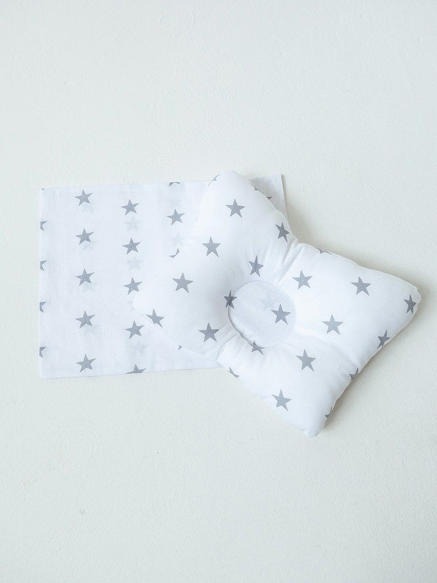 снимок Комплект подушка "МАЛЮТКА" + 2 наволочки звездочки серые на белом от магазина BIO-TEXTILES ОПТ