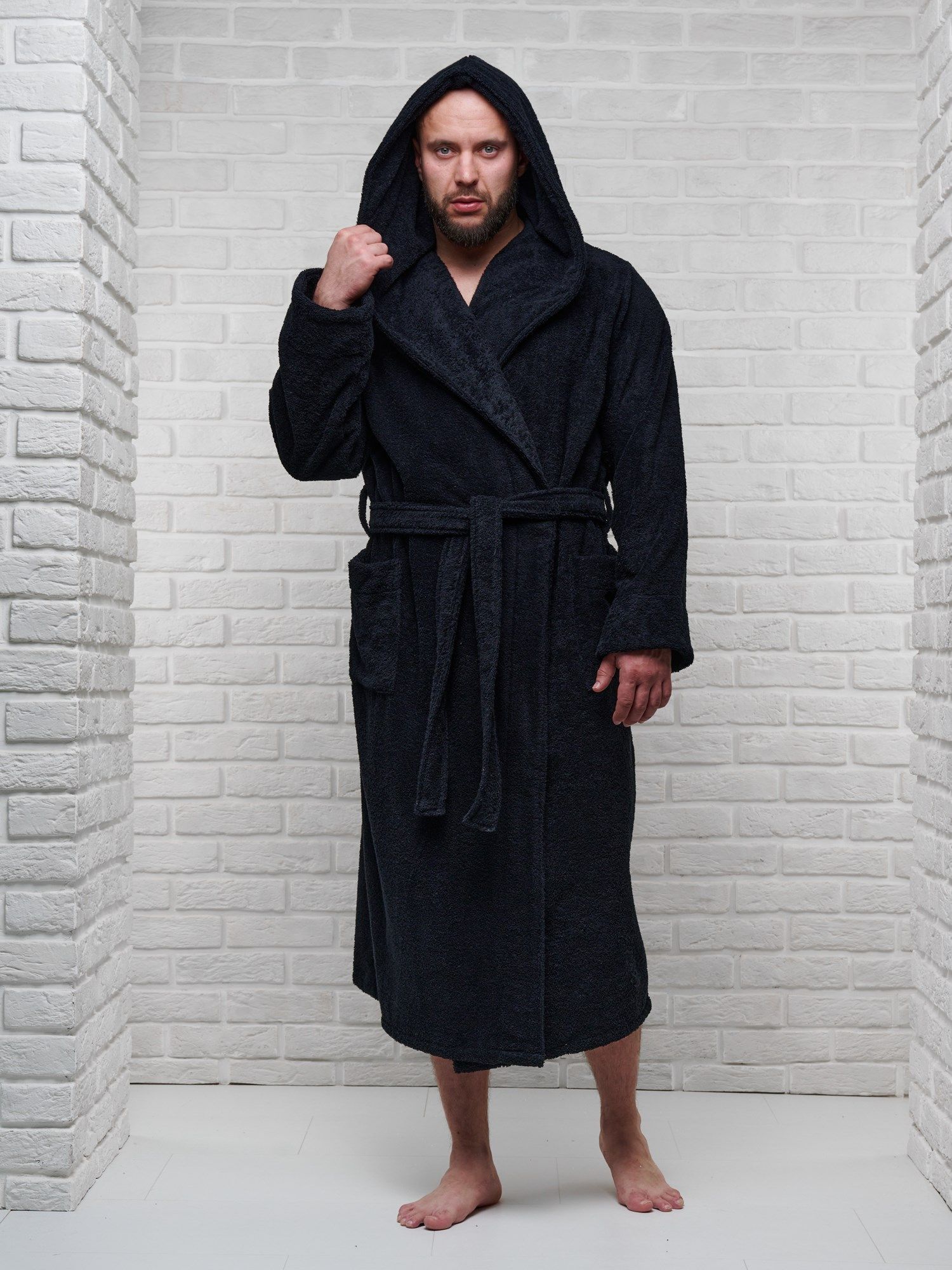 снимок Халат мужской махровый PandaHug с капюшоном, черный от магазина BIO-TEXTILES ОПТ